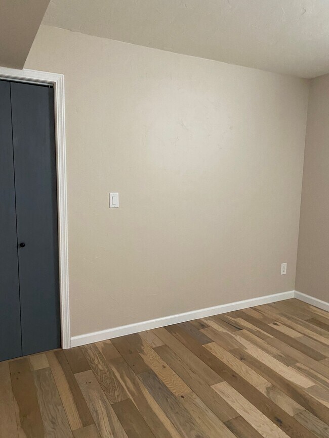 Building Photo - 128 Sunset Ridge