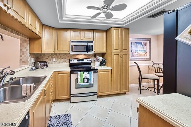 Building Photo - 12581 Kelly Sands Way