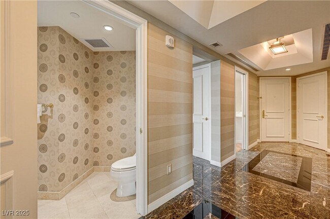 Building Photo - 2857 Paradise Rd