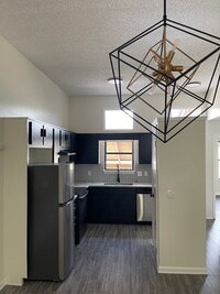 Building Photo - 3800 Provence St