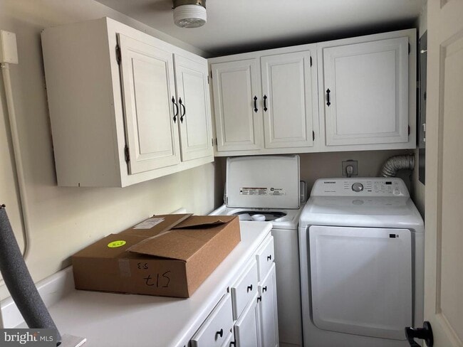 Building Photo - 24700 Deepwater Point Dr
