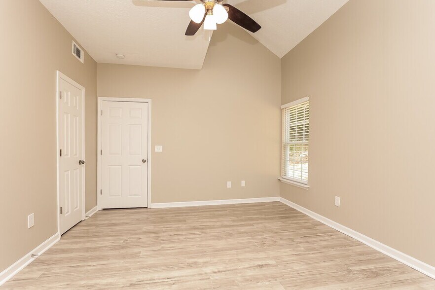 Building Photo - 4904 Ottenville Ave