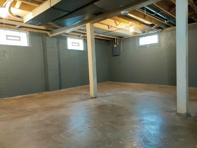 Building Photo - 10455 S Spaulding Ave