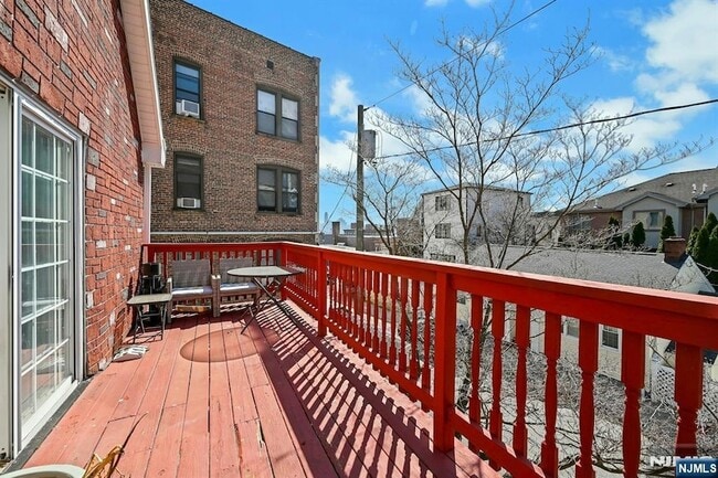 Building Photo - 30 Columbia Terrace