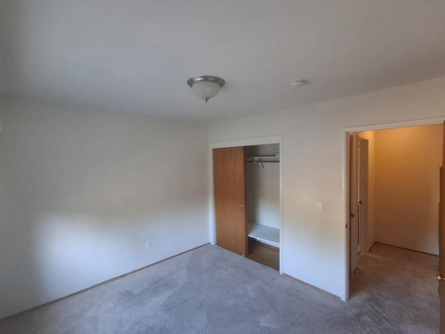 Building Photo - 536 Hawthorne Ave