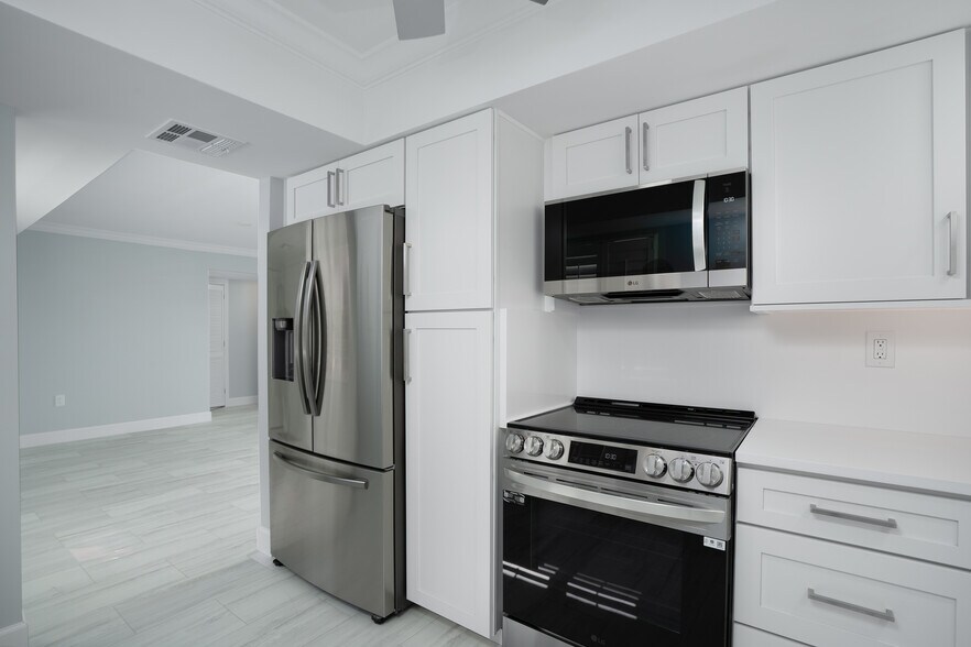 Building Photo - 1120 Little Neck Ct