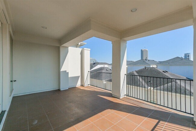Building Photo - 4015 Lillian St