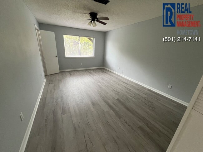 Building Photo - 2714 John Ashley Dr