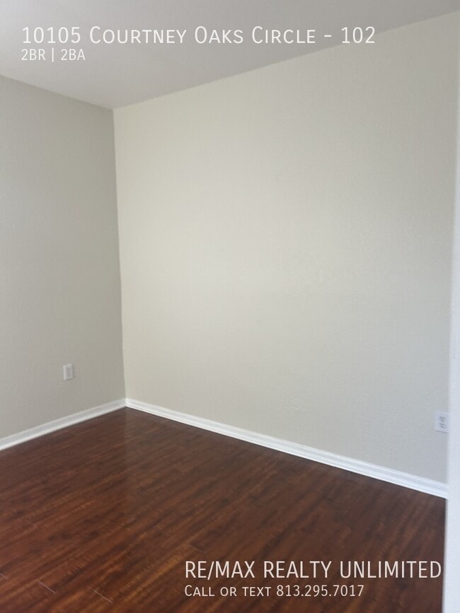 Building Photo - 10105 Courtney Oaks Cir