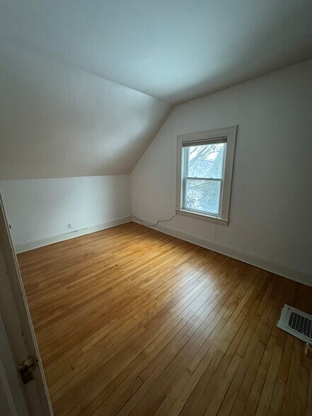 Bedroom 3 - 212 Willis Ave