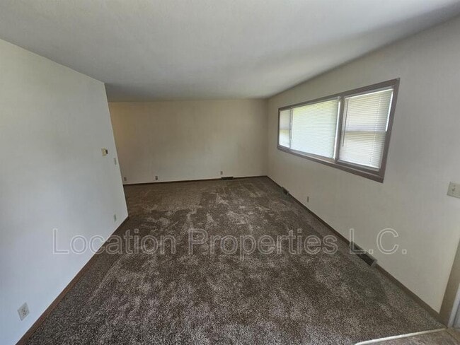 Building Photo - 1801 W 4th St