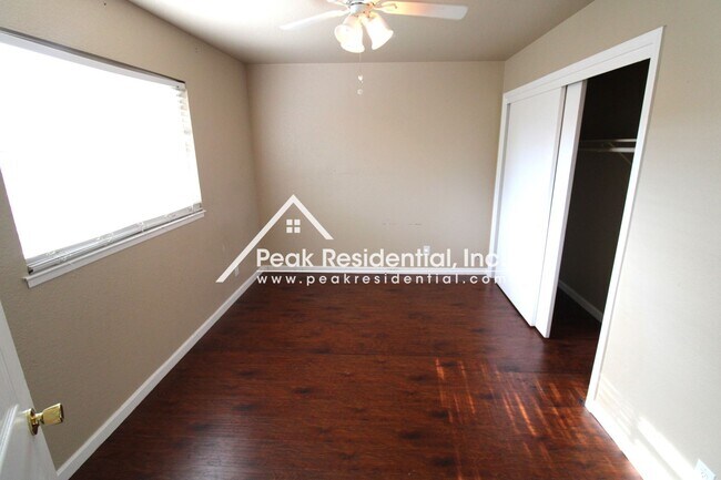 Building Photo - A Beautiful Elk Grove 4bd/2.5ba Home with ...