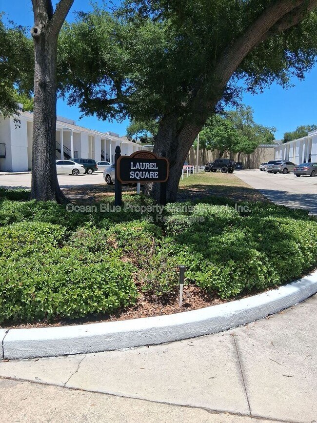 Building Photo - 3811 N Oak Dr