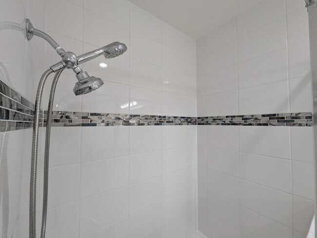 Building Photo - 13541 SW Oceanus Blvd