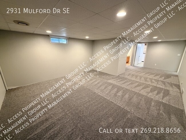 Building Photo - 2931 Mulford Dr SE