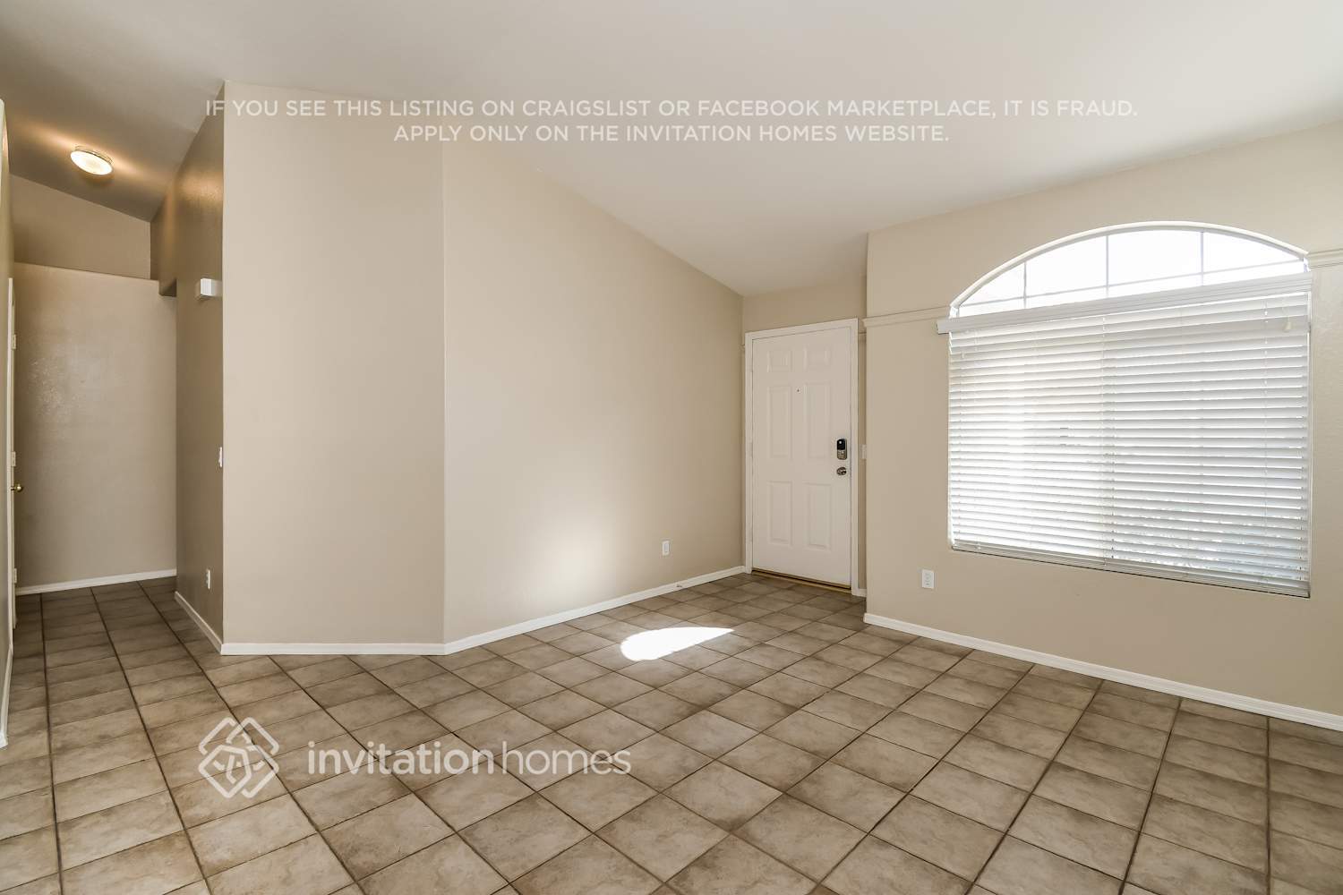 Building Photo - 1162 W Park Ct