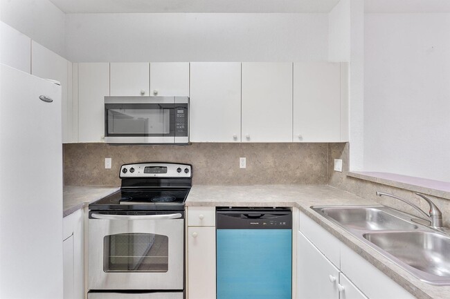 Building Photo - 1407 S Santa Catalina Cir
