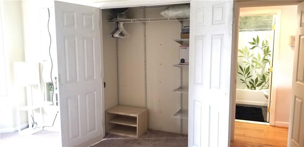 Building Photo - 8 Slocum St