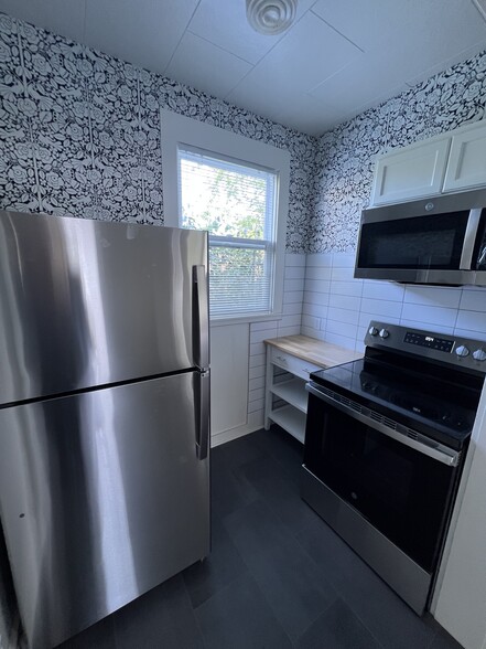 New stainless steel appliances - 557 Washington St