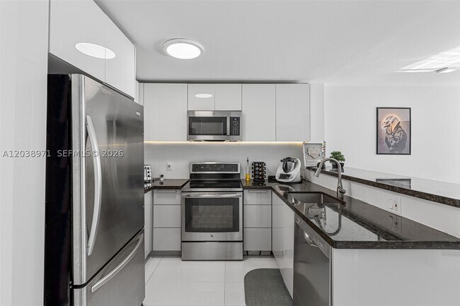 Building Photo - 6545 Indian Creek Dr