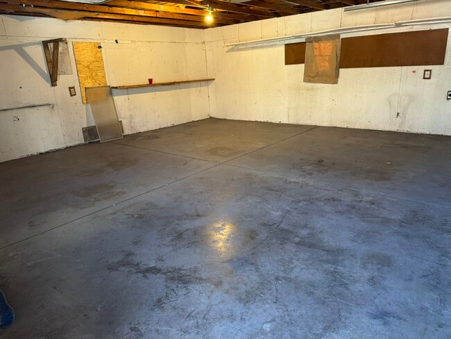 Building Photo - 68 Faircrest Dr