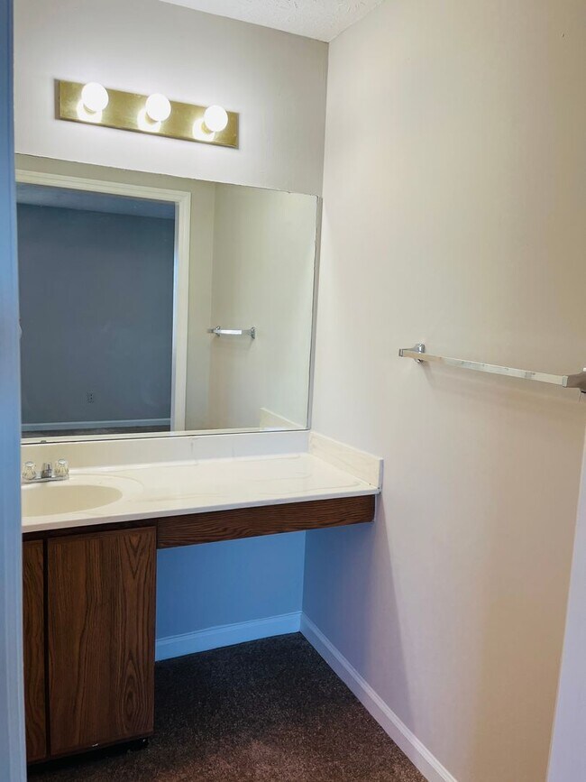 Building Photo - Welcome to Smyrna! Prime location, newly renovated, private fenced backyard, must see!