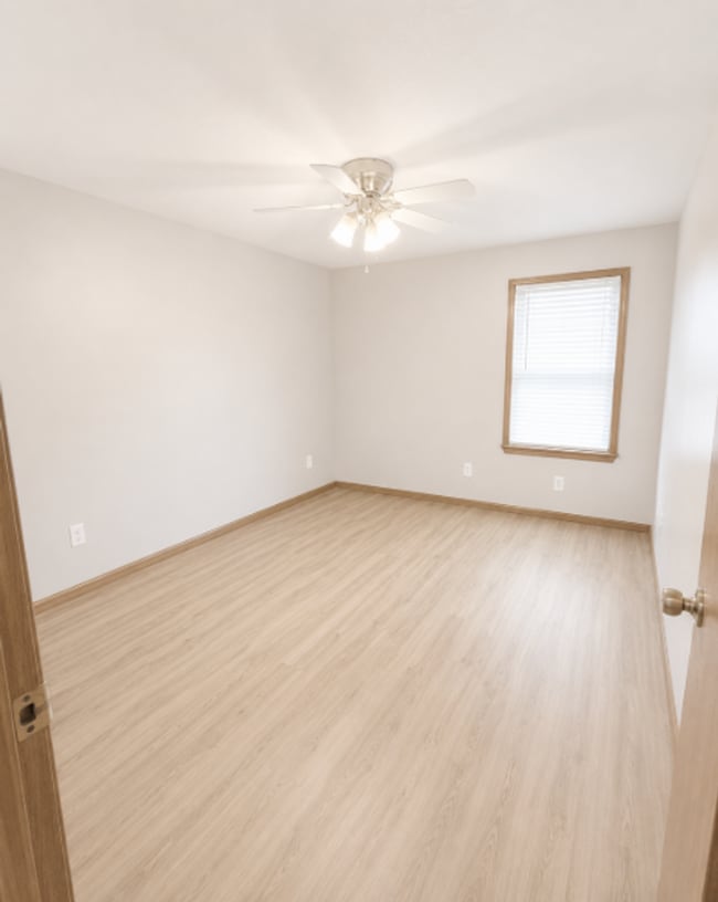 Building Photo - 802 Briarbrook Dr