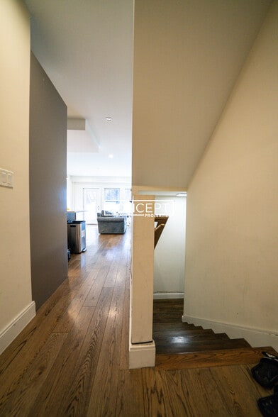 Building Photo - 988 Tremont St