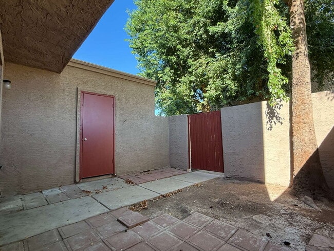 Building Photo - 3947 W Wonderview Rd