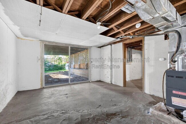 Building Photo - 575 Glorose Dr
