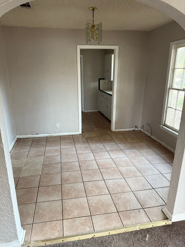 Building Photo - 3453 Desoto St