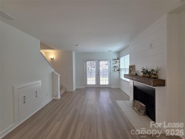 Building Photo - 1525 Briar Creek Rd