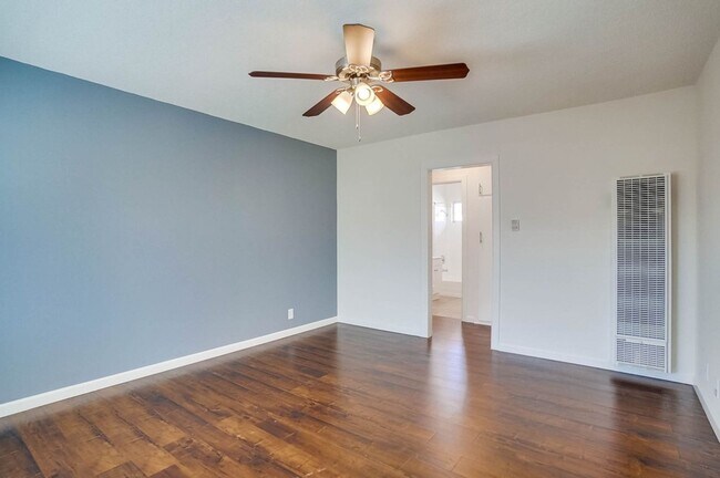 Building Photo - 6028 West Blvd