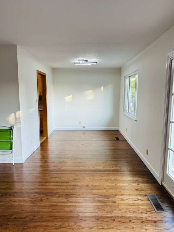 Building Photo - 42037 Via San Gabriel