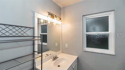 Building Photo - 39953 Sunburst Dr