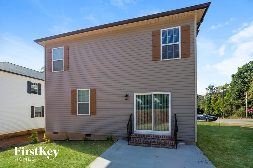 Building Photo - 1254 Pless St NW