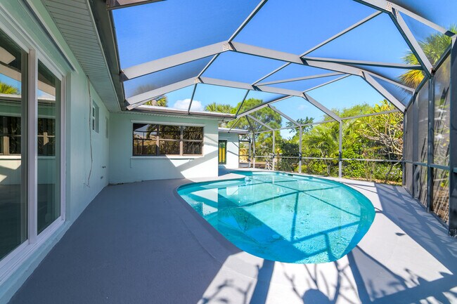 Building Photo - 1 W Point Dr