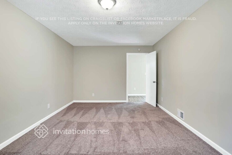 Building Photo - 2052 Marbut Ln