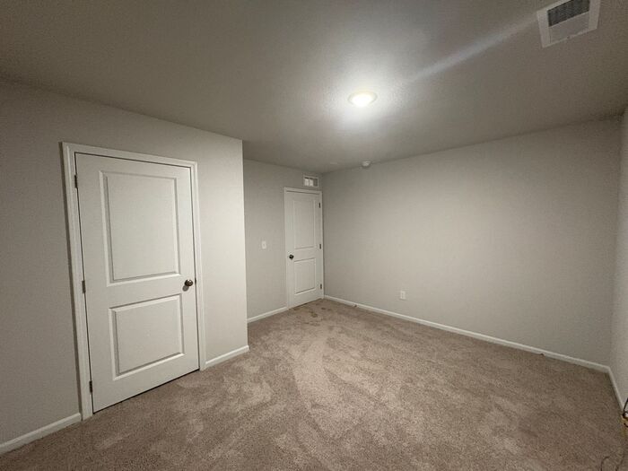 Building Photo - 4032 Park Ave