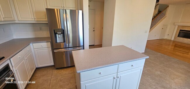 Building Photo - CARMEL VALLEY / SAN DIEGO - Torrey Hills Nice 4 Bedroom / 2.5 Bath House.  AVAILABLE NOW!