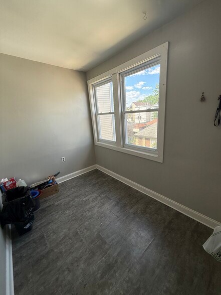 Mudroom - 3850 N Bernard St