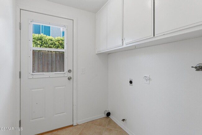 Building Photo - 1239 Honeysuckle Ct