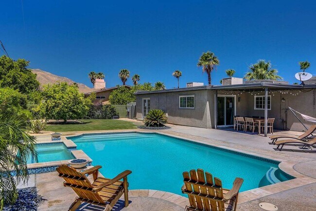Building Photo - Family-Friendly Oasis in North Palm Springs