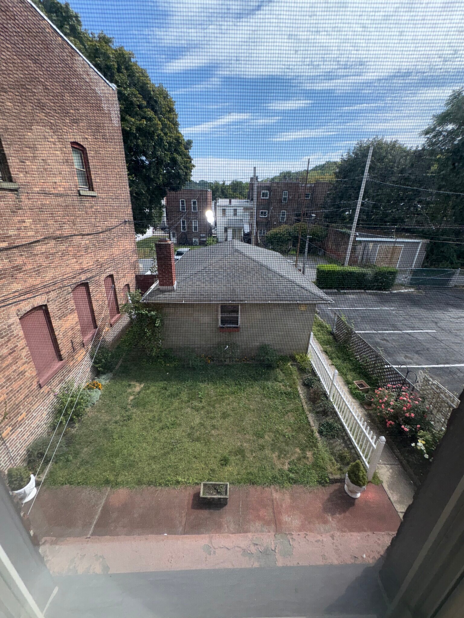 Building Photo - 326 3rd St