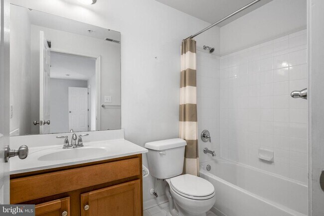 Building Photo - 202 Bardel Dr