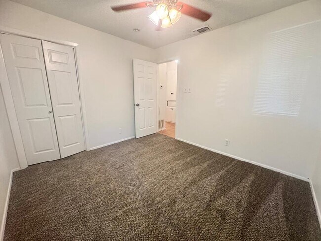 Building Photo - 9602 Chukar Cir