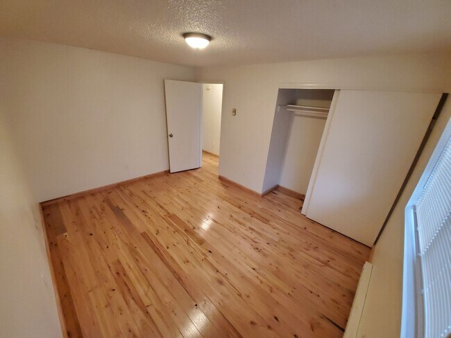Building Photo - ELM