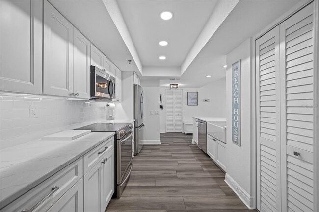 Building Photo - 6372 Palma Del Mar Blvd S