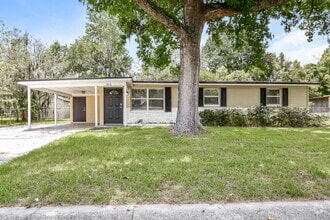 Building Photo - 5816 Sonora Dr W