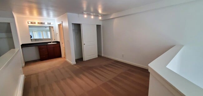 Building Photo - 7309 Sand Point Way NE
